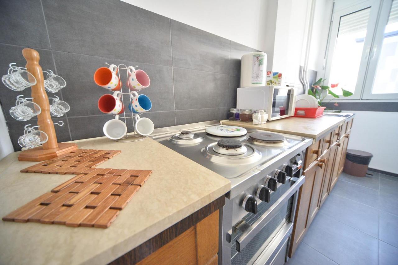 Apartman Centar Lux Пирот Екстериор снимка