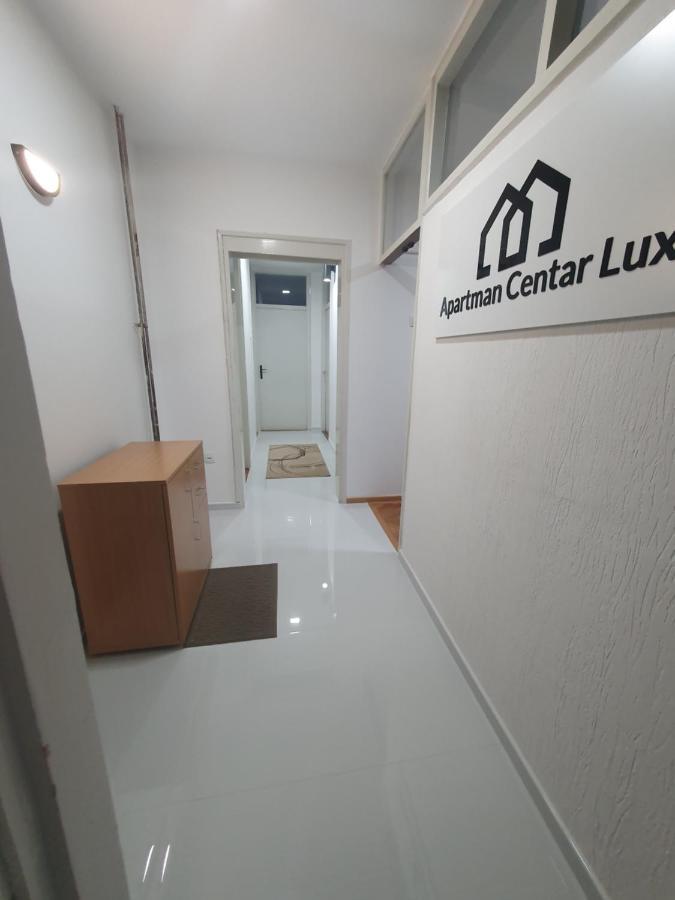 Apartman Centar Lux Apartment Пирот Екстериор снимка